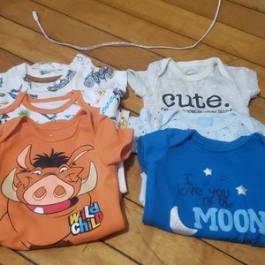2/20$ 6 short sleeve onsies